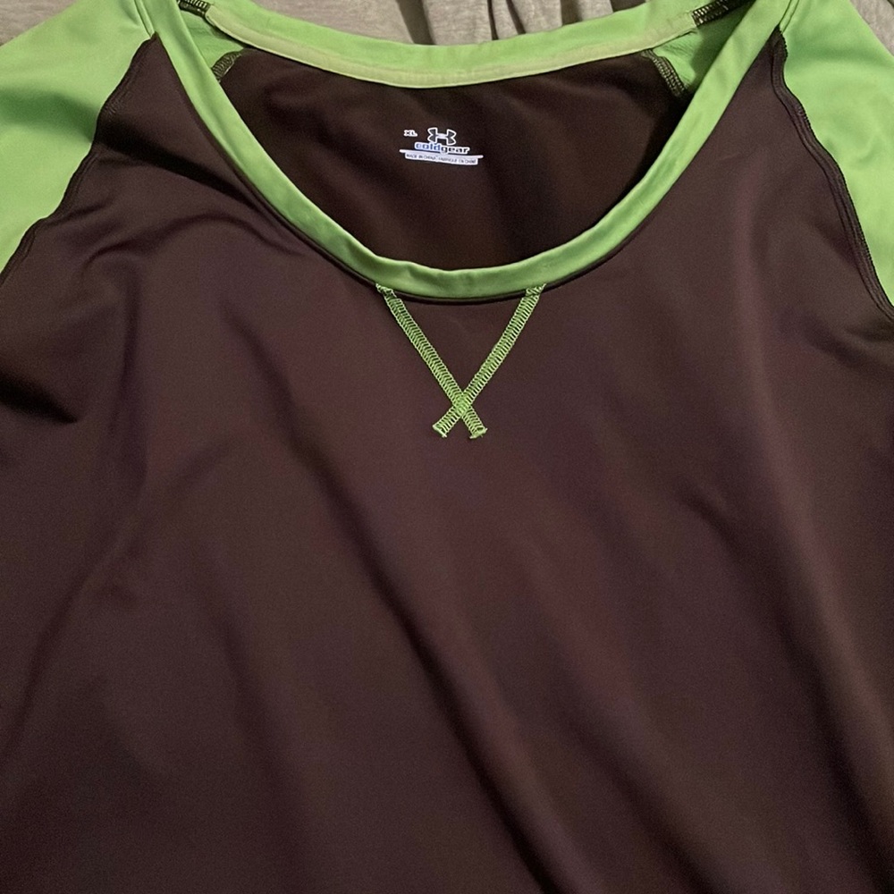 Women’s under armour long sleeved shirt